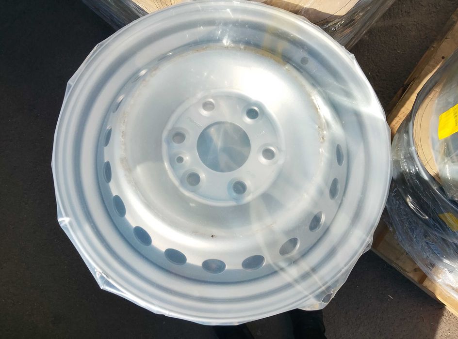 janta noua Iveco daily punte simpla piesa Iveco  janta fara anvelopa