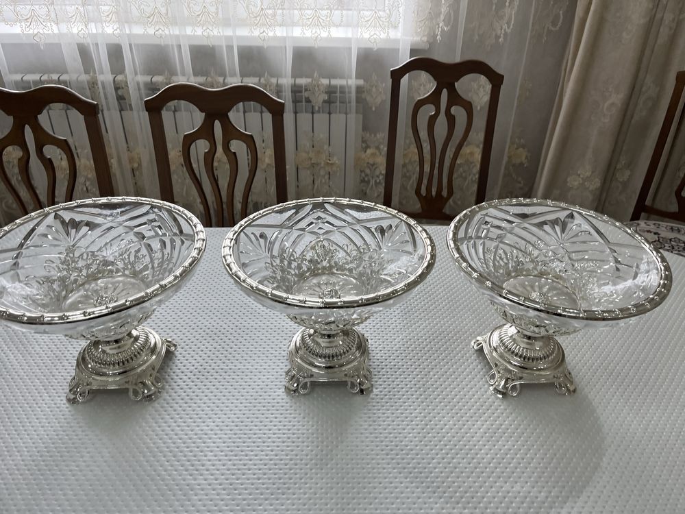 Продам вазы фруктовницы