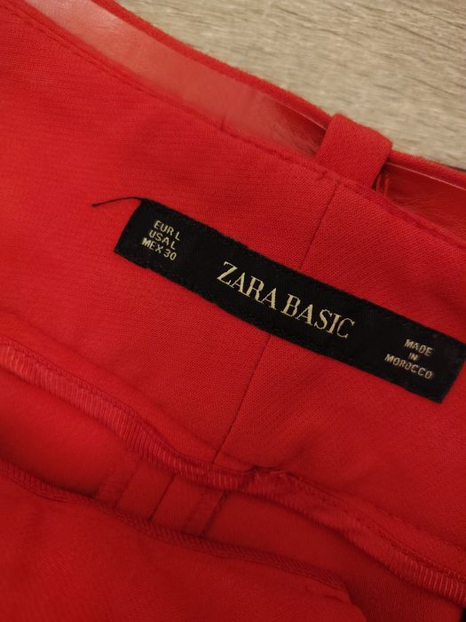 Pantaloni zara L