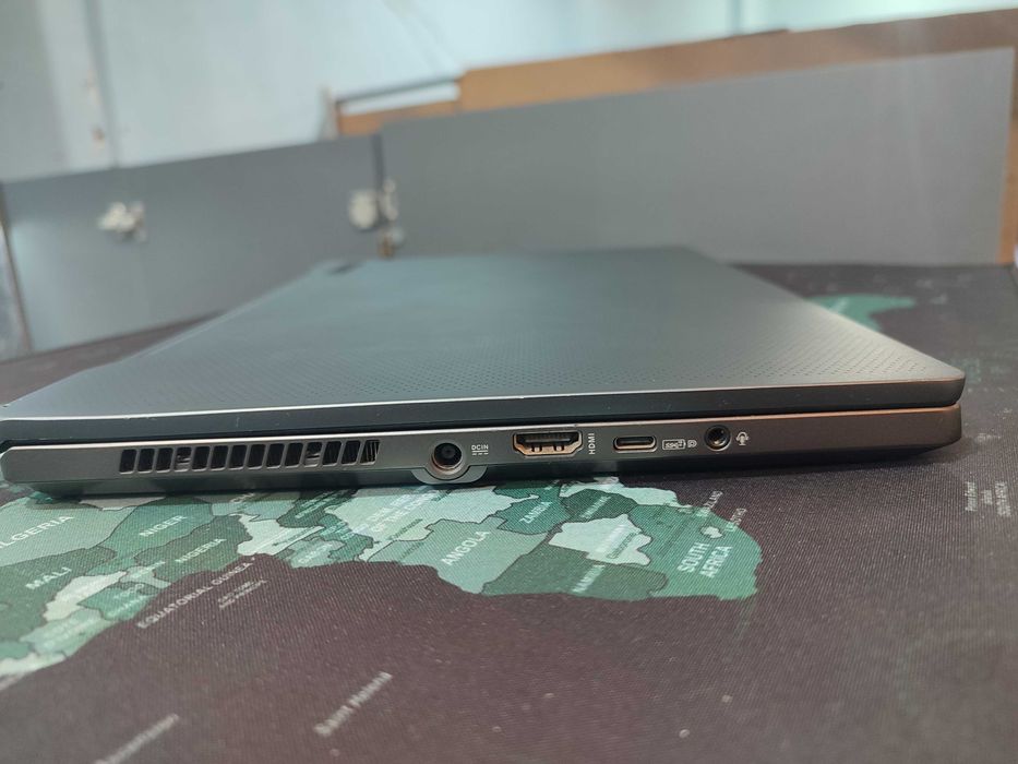 Мощный игравой ноутбук Asus Rog Zephyrus AMD Ryzen 7-4800HS GTX1650