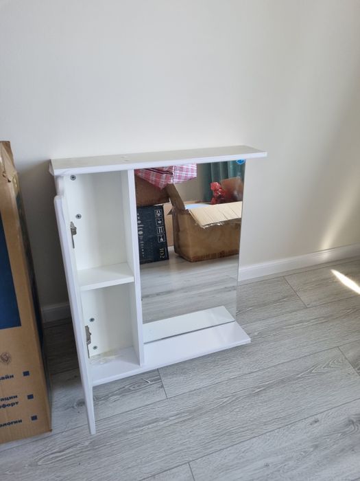 Туалетный шкаф с зеркалам