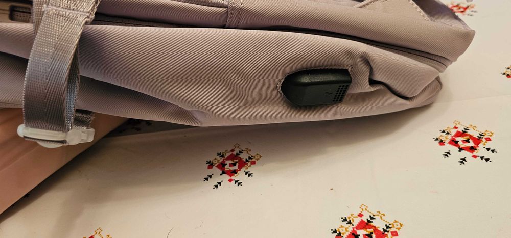 rucsac dama cala avion cu usb