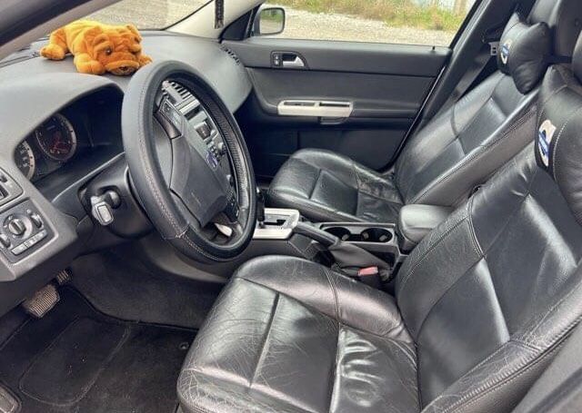 Продавам Volvo S40