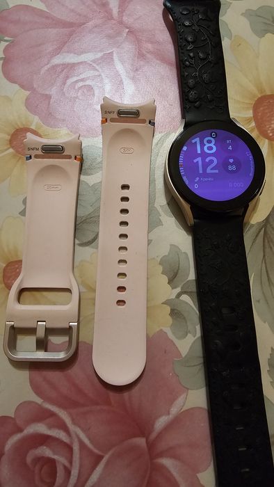 Смарт часовник Samsung FE Pink Gold