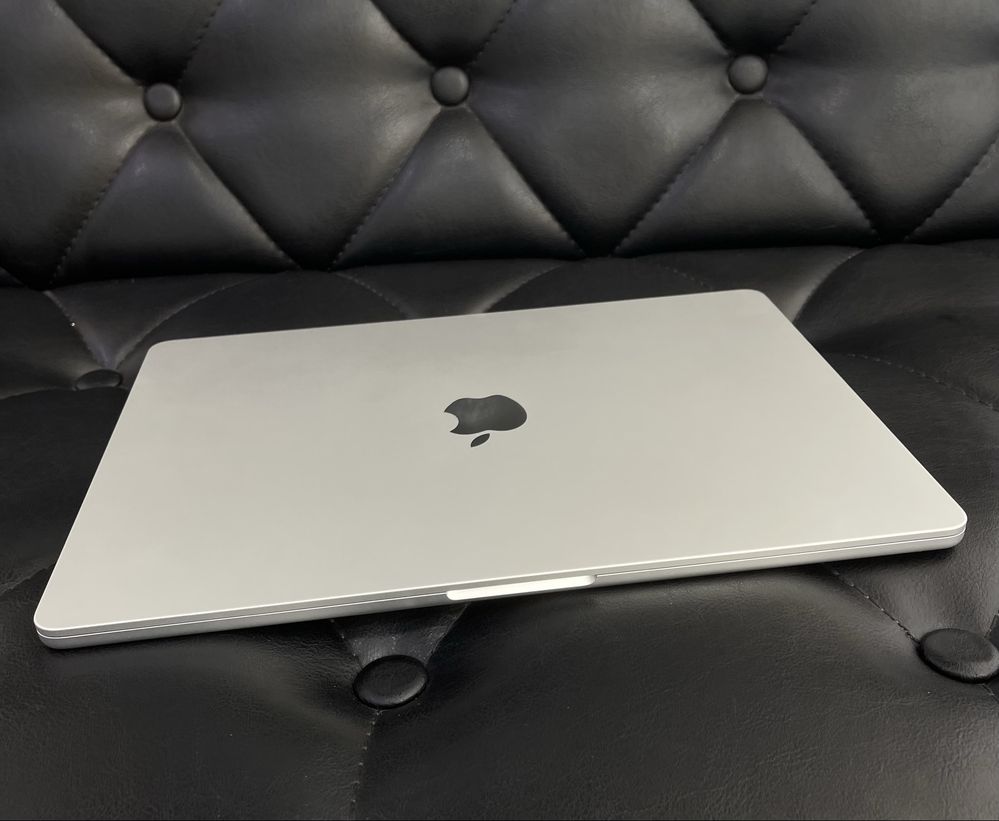 Apple MacBook Air M4 15- inch  2025 года в новый состояние