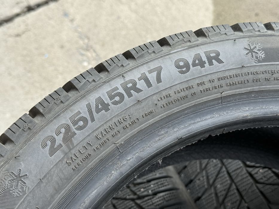 225|45 R17. Triangle.
