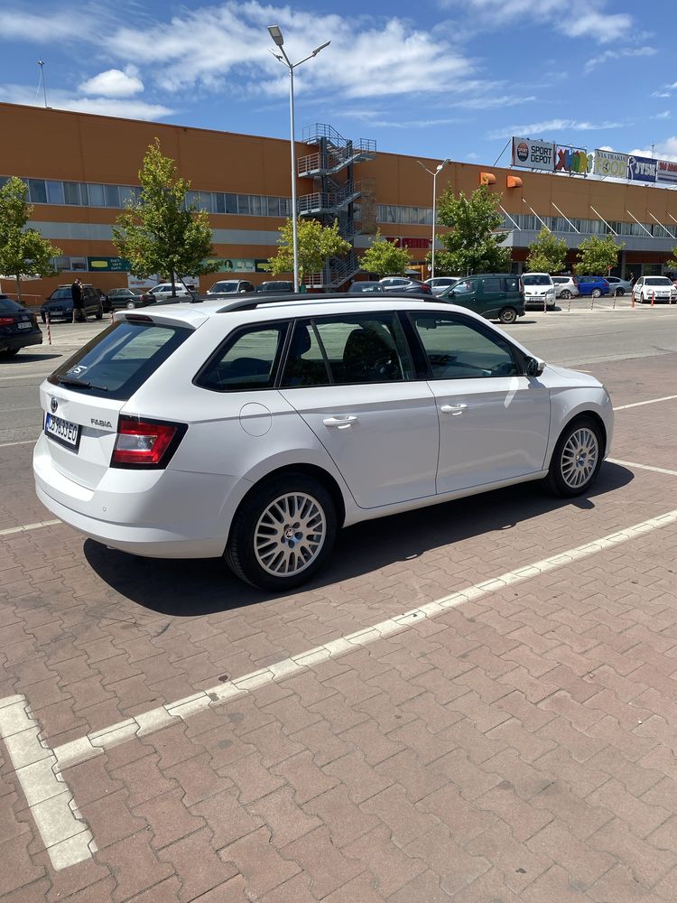 Skoda Fabia 1.4TDI Регистрирана + винетка, преглед и гражданска