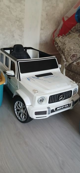 Продам машину детскую