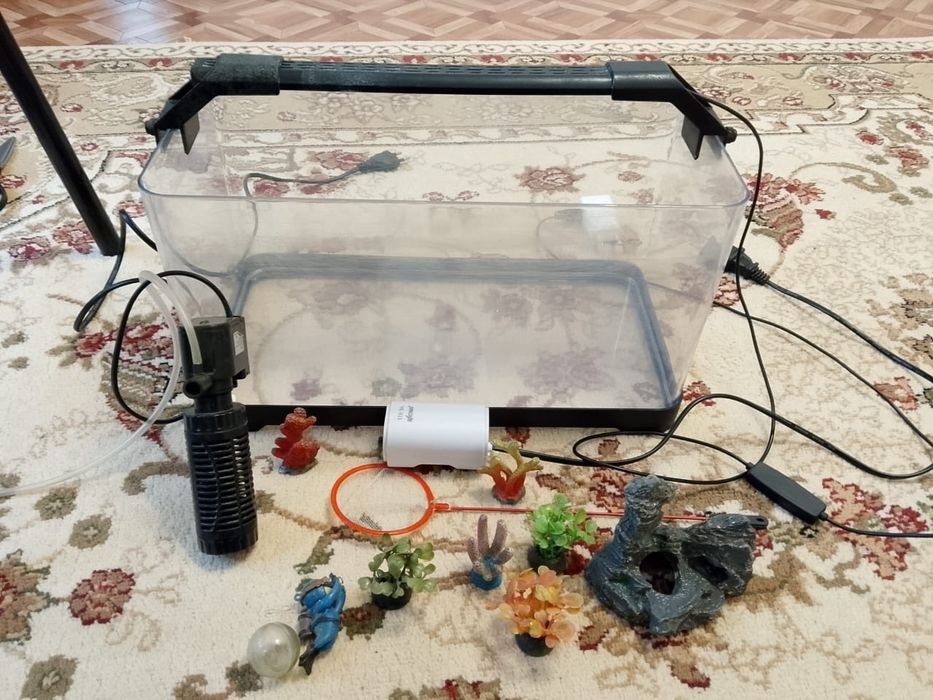 Продам аквариум 10литровый заводской