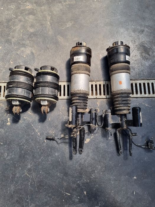 Perne Aer și multe alte piese w211 e280 4matic în perfectă stare