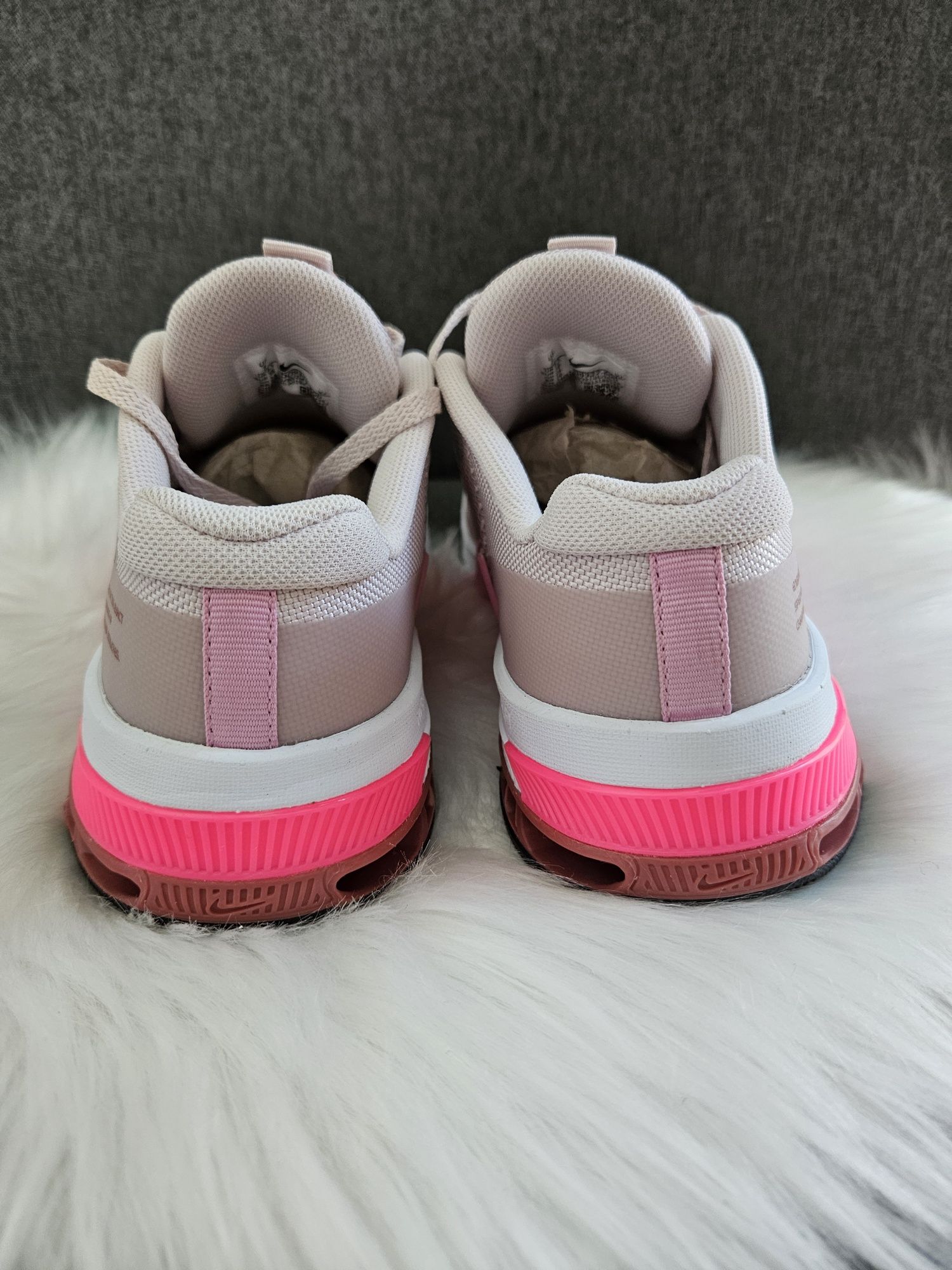 Нови маратонки Nike 38р-р