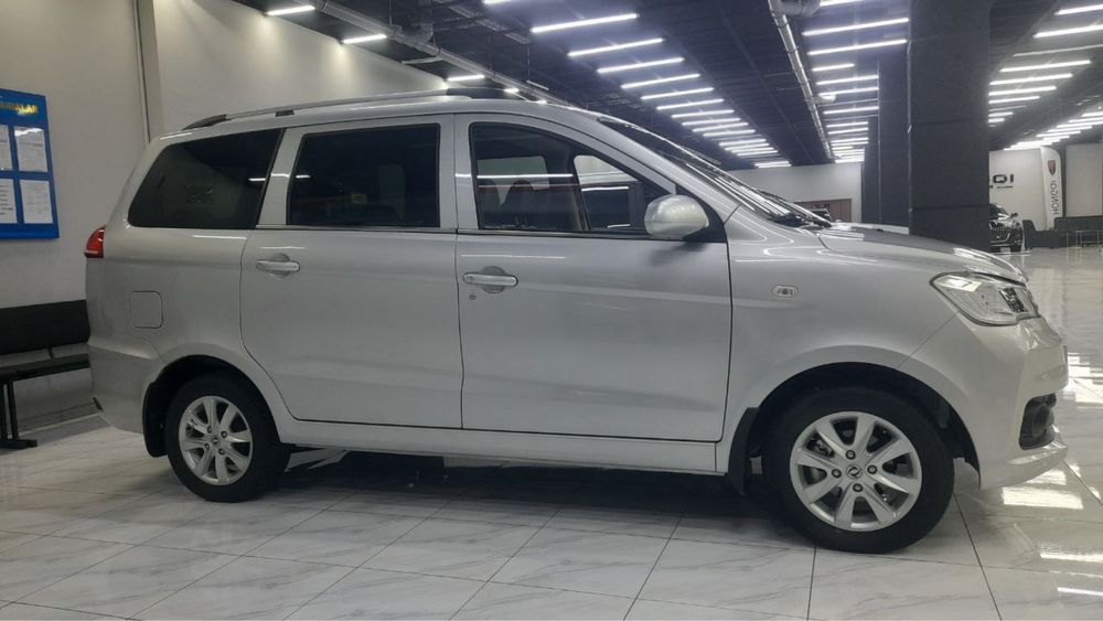 Dongfeng Glory 330S Lada Largus