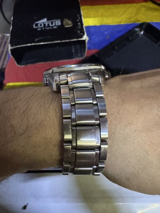 Ceas Lotus impecabil