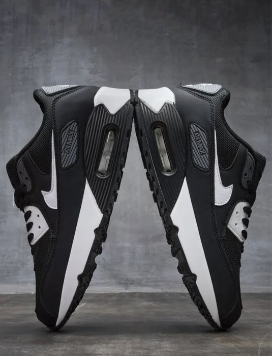 Продам мужские кроссовки Nike Air Max 90, 42 размер Новые
