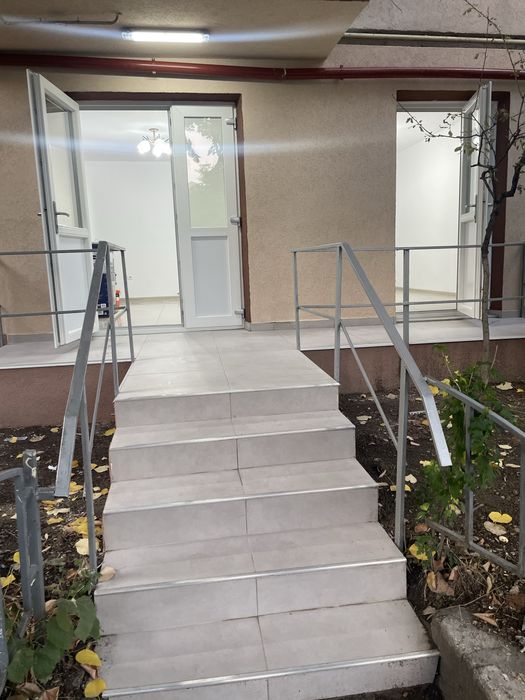 Inchiriez spatiu comercial, in zona Ostoveni