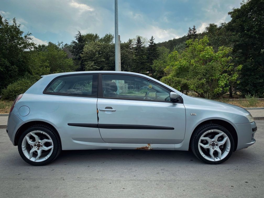 Продава се Fiat Stilo 1. 9 дизел 2005 г.