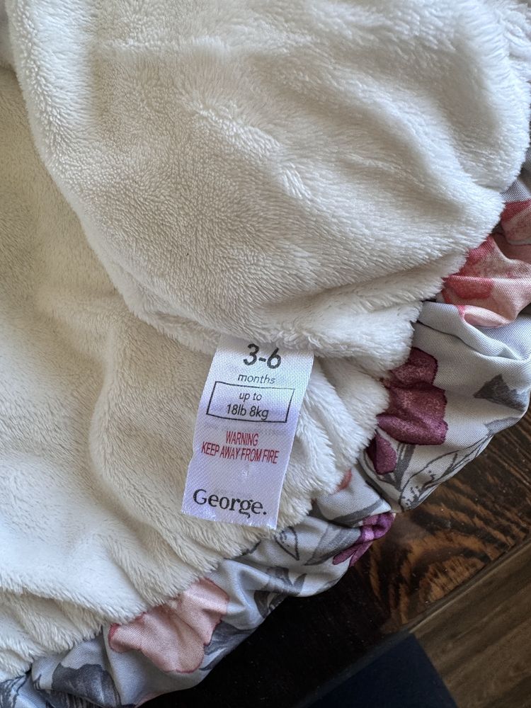 Яке GEORGE момиче 3-6 месеца
