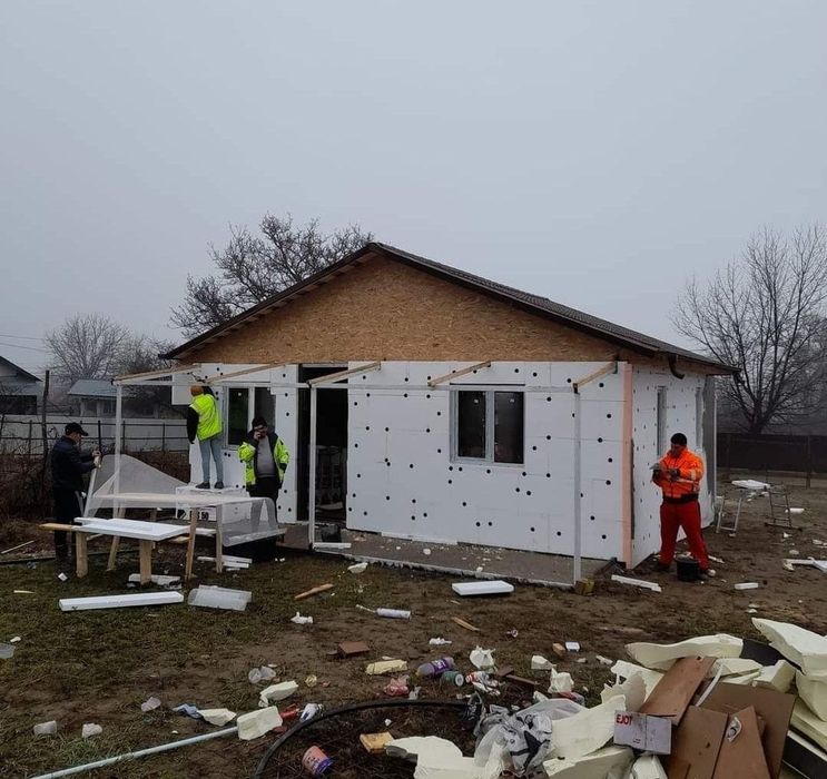 Casa Modulara, Garaje Auto, Containere stil birou din panou sandwich