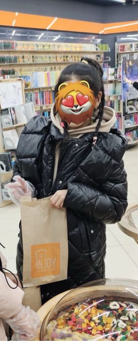 Продам зимнюю куртку для девочек 12-14 лет