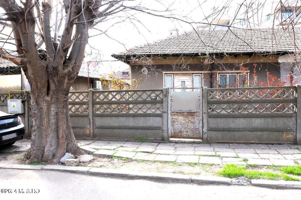 Gara - Spitalul CFR - Str. Scolii, casa din caramida, teren 380 mp!