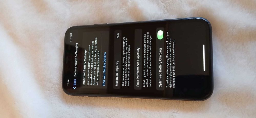 Vand Iphone 11 in stare perfecta de functionare.