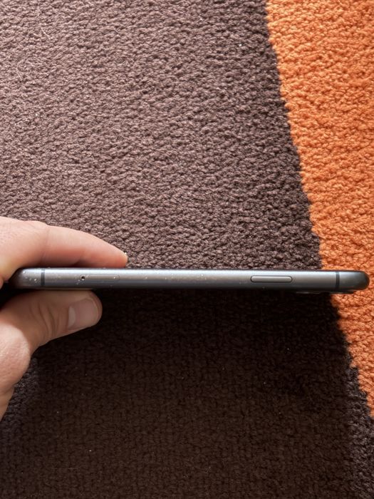 iPhone 11 - 64GB като нов