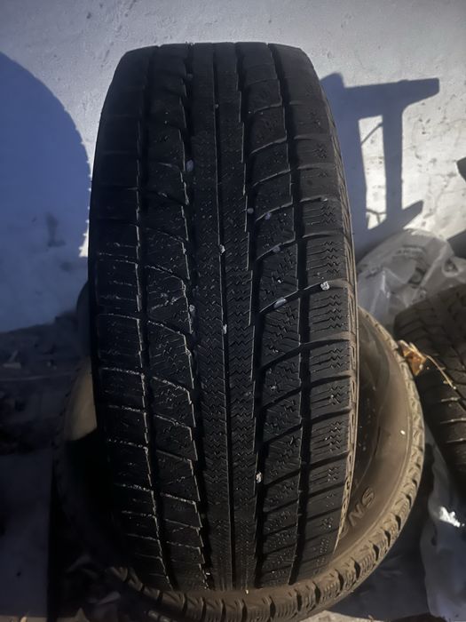 195/65/15 Triangle 1 месяц ездил, без боковых порезов