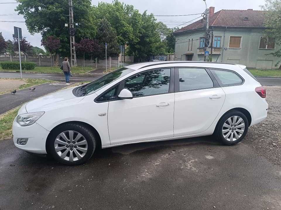 Opel Astra J 1.7 CDTi 2012