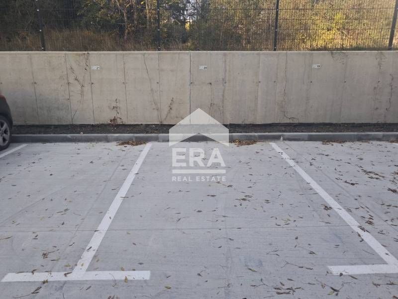 Открито паркомясто под наем, в жилищна сграда Блок 166, кв. Възраждане