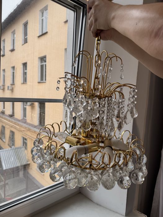 Продам    люстру