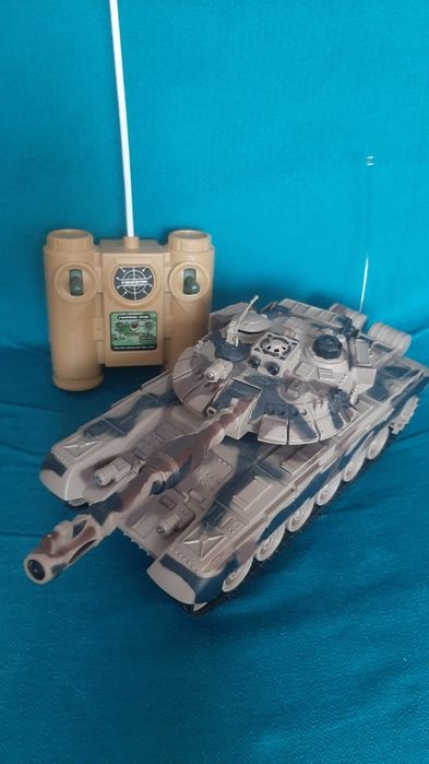 Продам танк на пульте