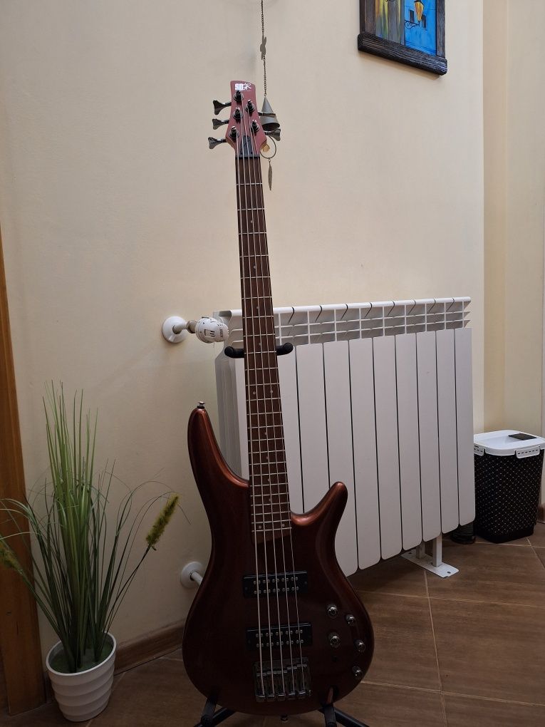 Бас китара Ibanez sr305e