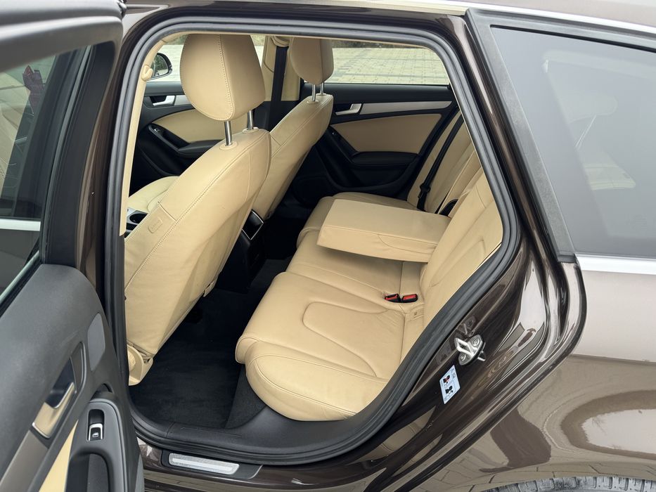 Vand Audi A4 S line 2.0 TDI  143 CP Automat 2013