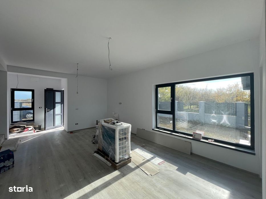 Duplex modern despartit prin baie - Mosnita Noua