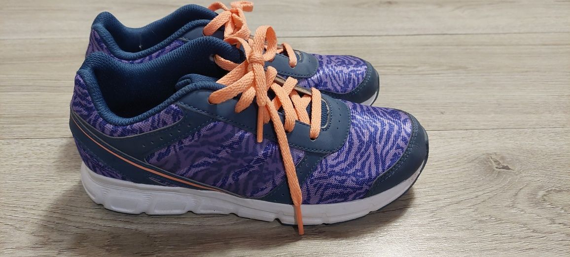 Маратонки Adidas ном.35