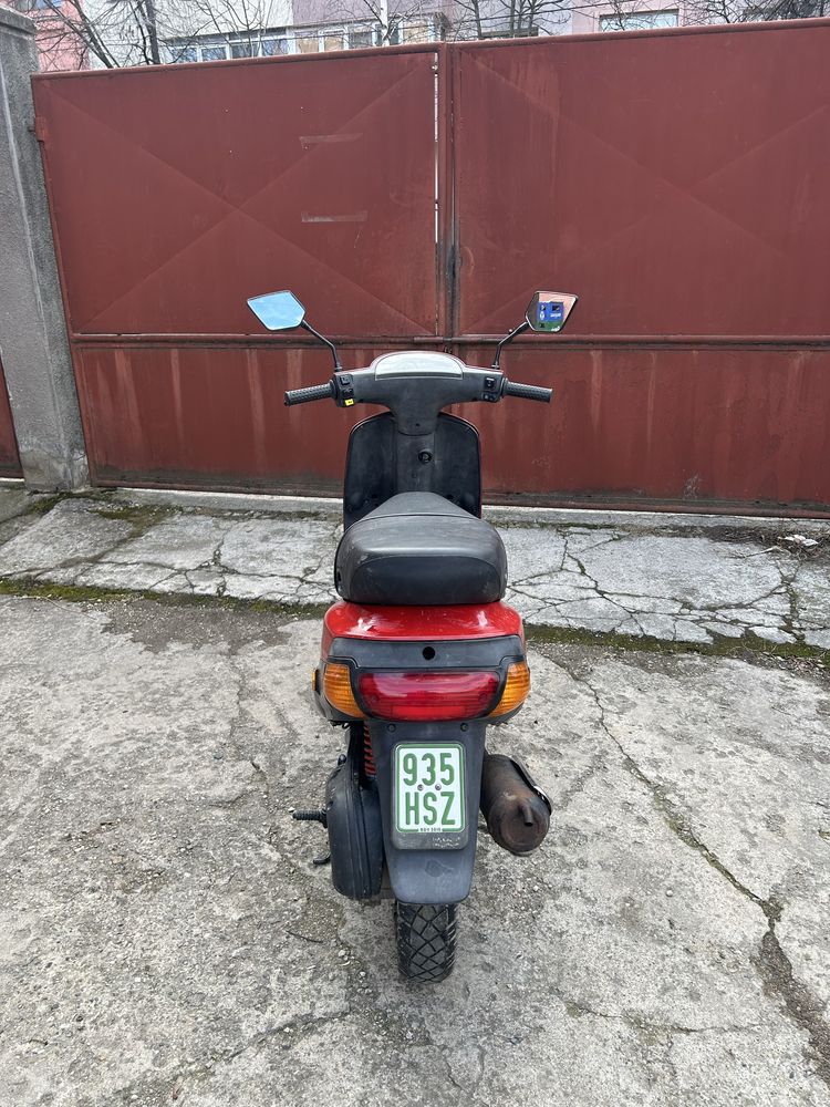 Piaggio Zip 49cc scuter