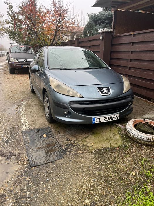 Vând peugeot 207