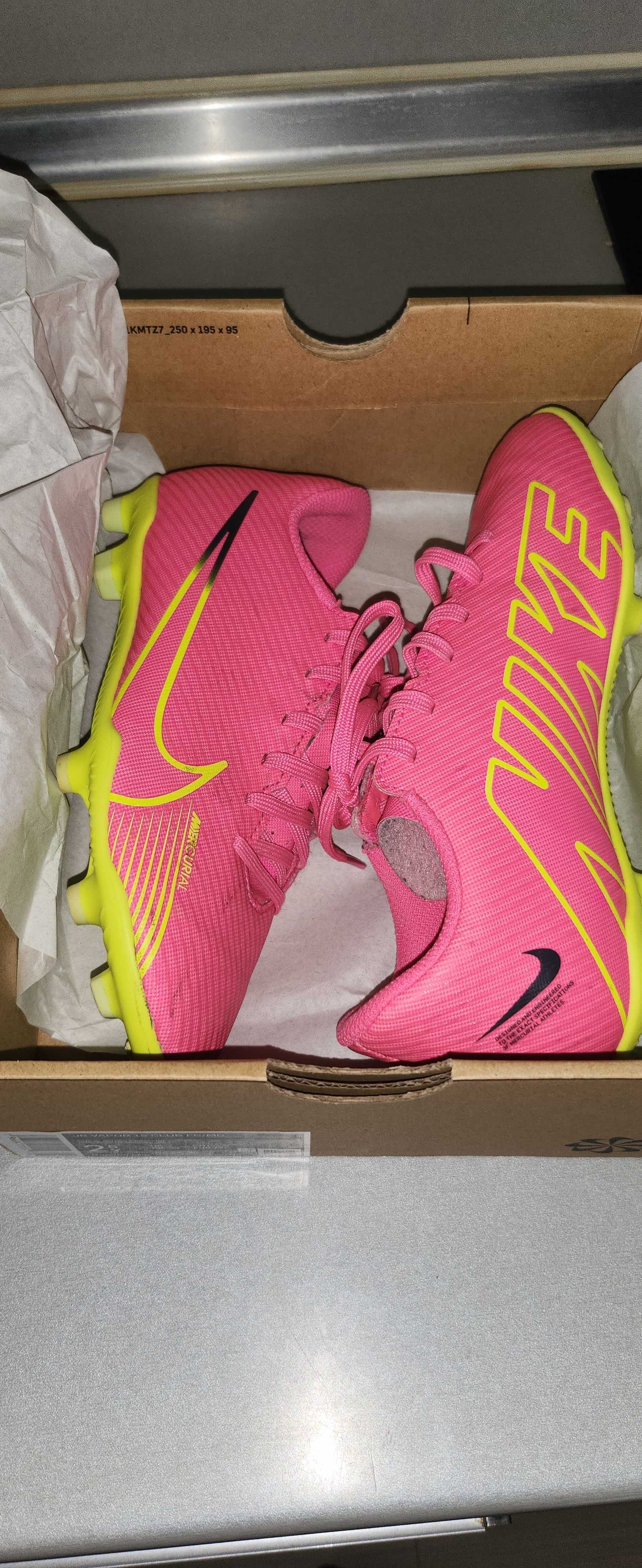 Детски бутонки NIKE