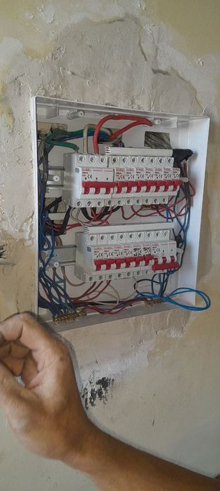 Elektrik va lyustra o'rnatish