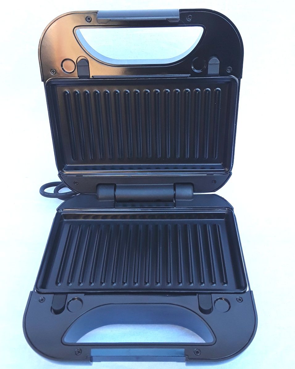 SANDWICH MAKER 3 in Switchon Germania 750 W NOU - 130 Lei
