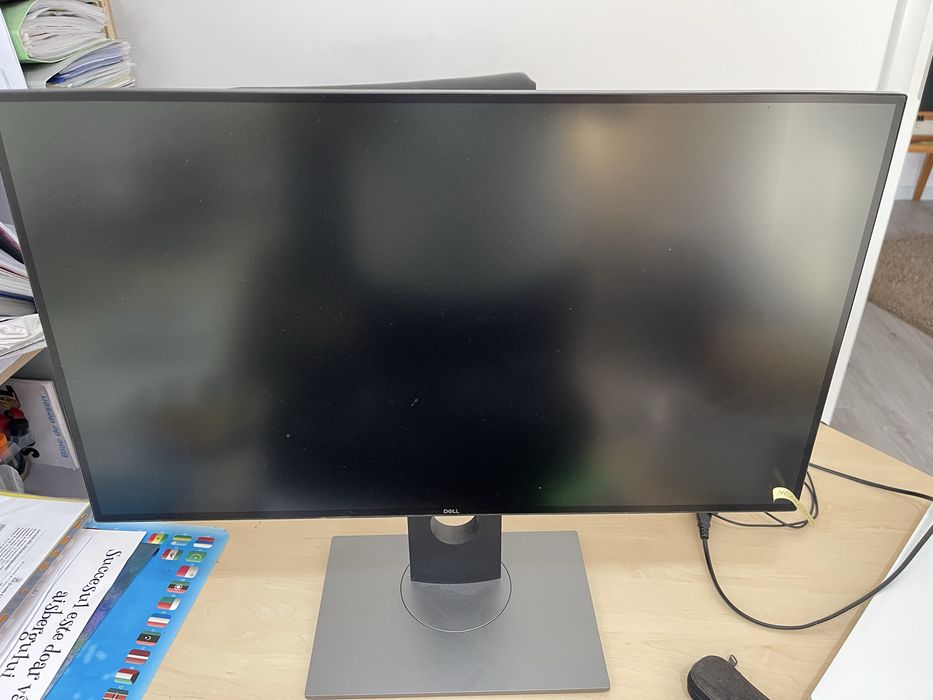 Monitor dell u2718q 4k ips
