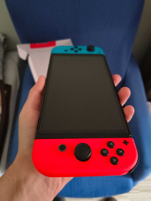 Nintendo Switch OLED la cutie modat card 256GB cu jocuri + bonus