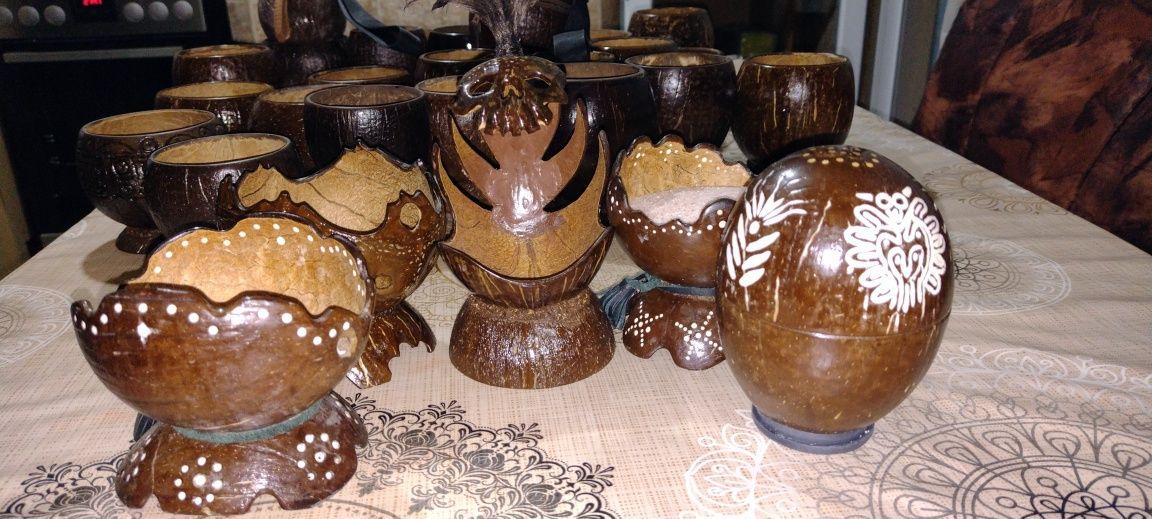 Изделия от кокос чаши ,свещници, солници, кокосова чантичка с зип