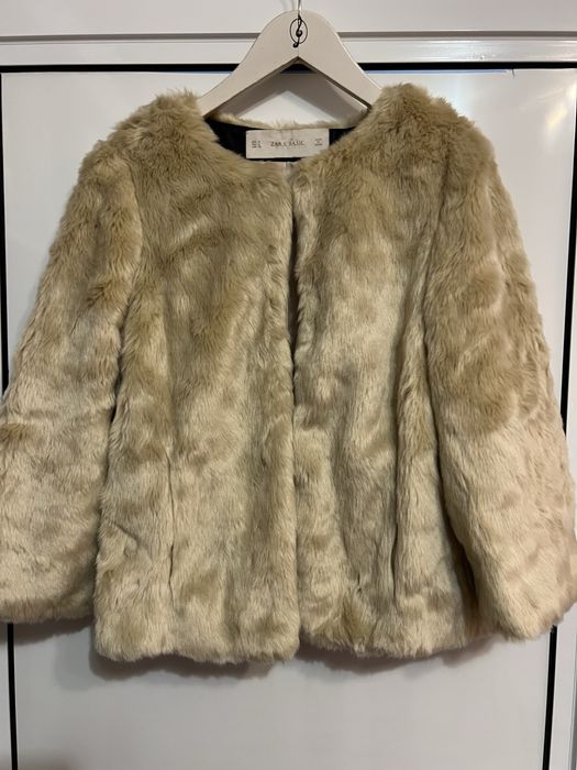 Пухено палто Зара