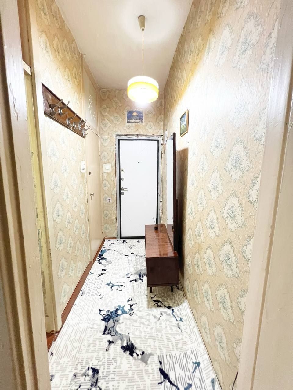 Чиланзар 11кв 2хонали 3этажда Зеркалка квартира сотилади