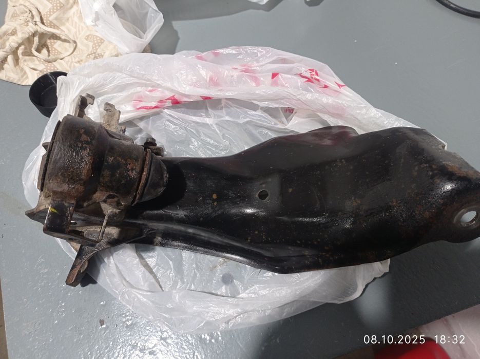 Запчасти на Nissan Primera P10/P11