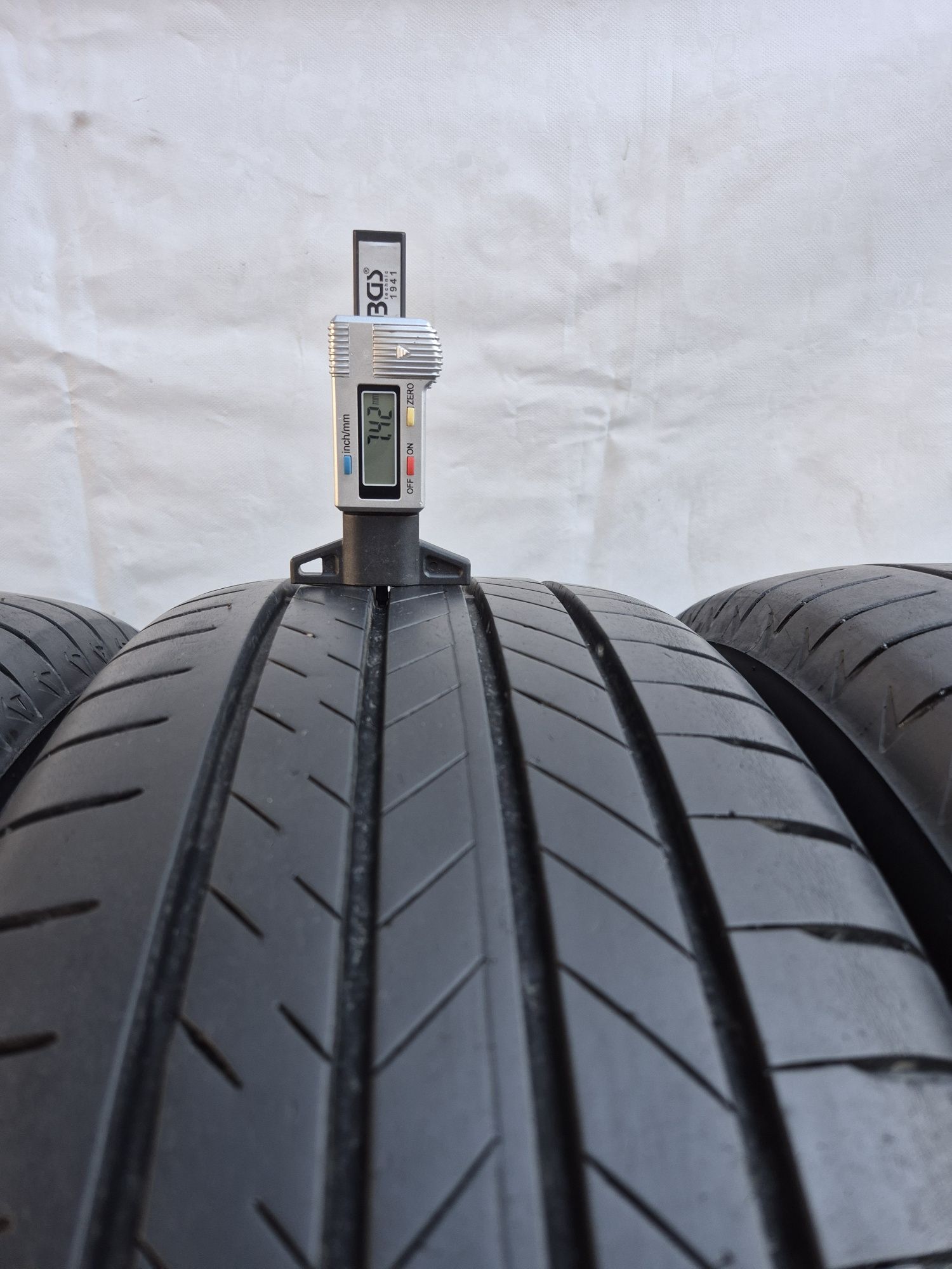 4бр 215 60 17 Bridgestone летни - 22г
