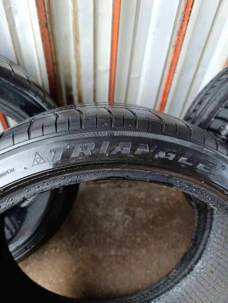 Шины летние 225/40 R 18.