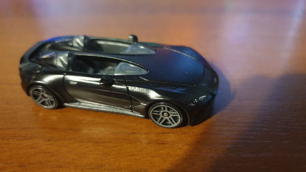 Hot wheels aston martin v12