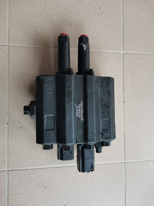 Distribuitor hidraulic 90L